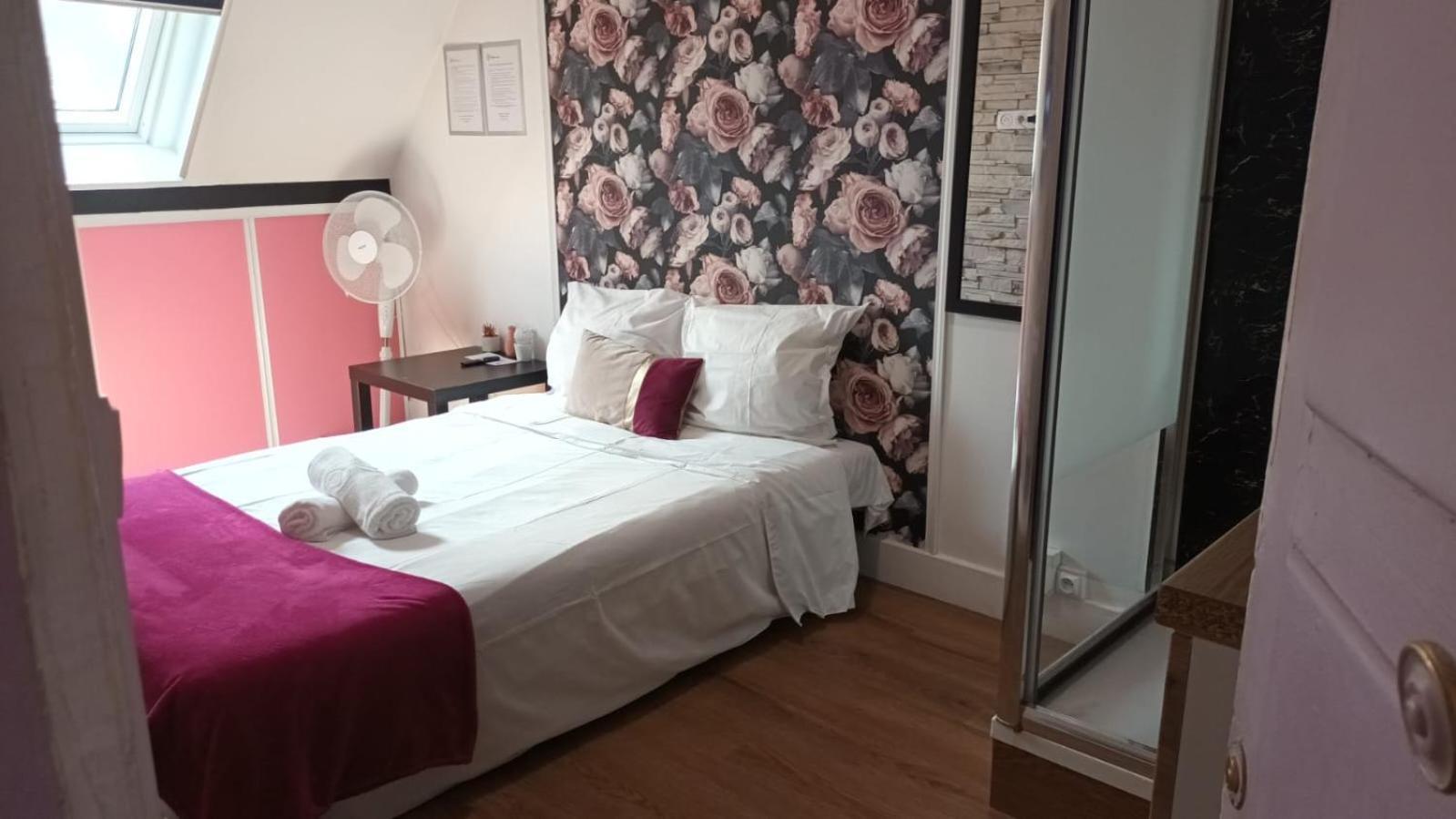 Appartement In A Prestigious Neighborhood - 6th Floor With No Elevator- Parijs